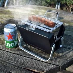 Mikamax Draagbare Mini BBQ - Barbecue - 's Werelds Kleinste Barbecue - Past In Je Broekzak - 18 × 6 × 15,5 Cm - 714 Gram - Mat Zwart -Merkloos Winkel 1200x1200 145