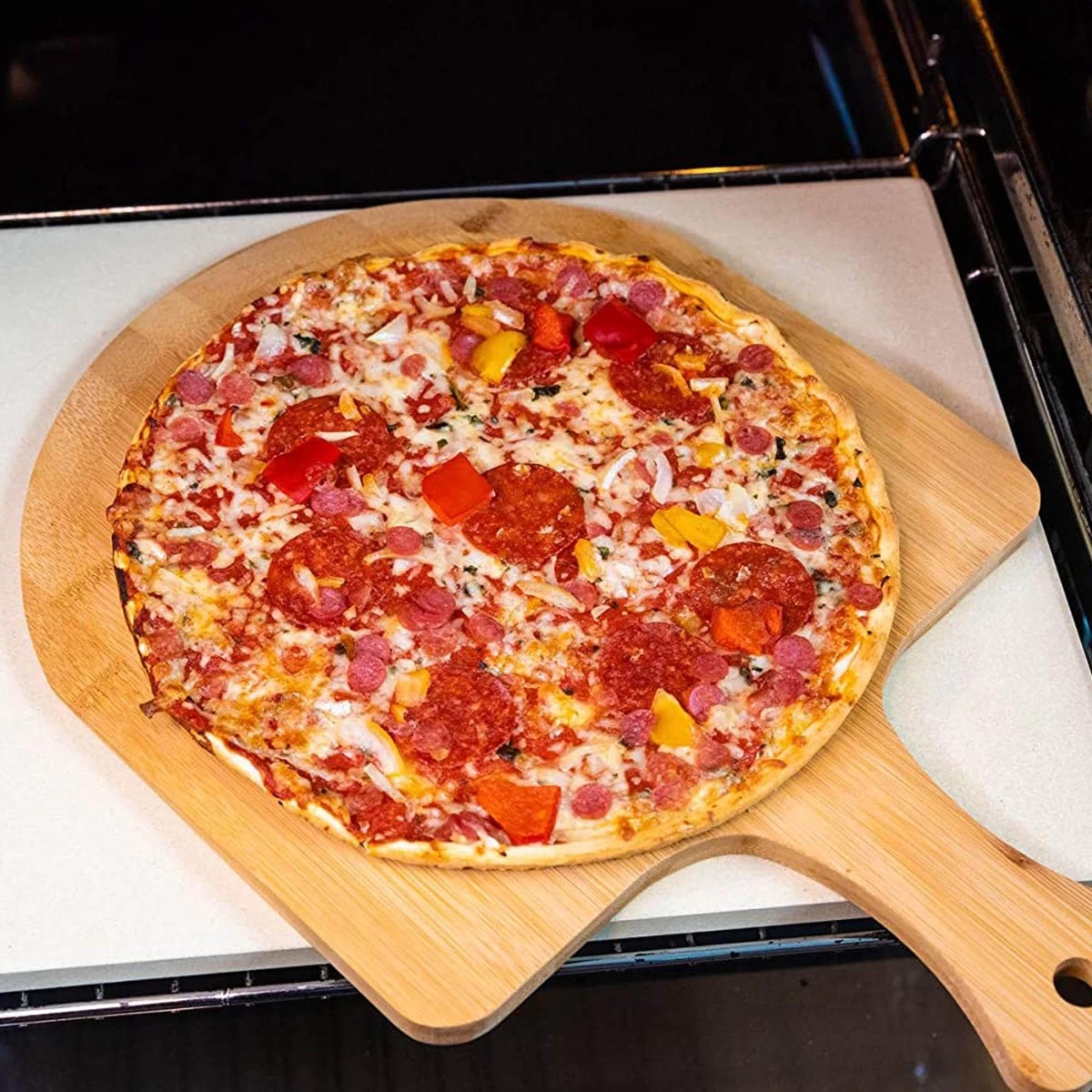 Buxibo 2in1 Pizzasteen - Voor BBQ & Oven - Inclusief Serveer Plank - Pizzabord/Pizzaplank - 30.5 X 38.1 X 1.4 Cm 15 Buxibo 2in1 Pizzasteen - Voor BBQ & Oven - Inclusief Serveer Plank - Pizzabord/Pizzaplank - 30.5 X 38.1 X 1.4 Cm - Afbeelding 13