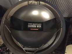 The Bastard Carbon Steel Wok -Merkloos Winkel 1200x900